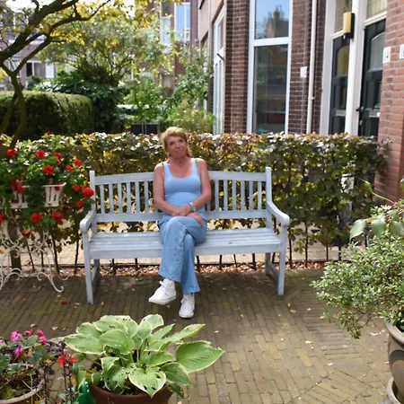 Leonie * The Hague