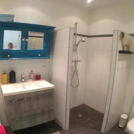 Bed & Breakfast Leonie Haag