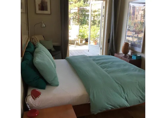 Bed & Breakfast Leonie Haag