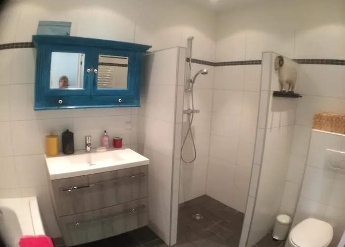 Bed & Breakfast Leonie Haag